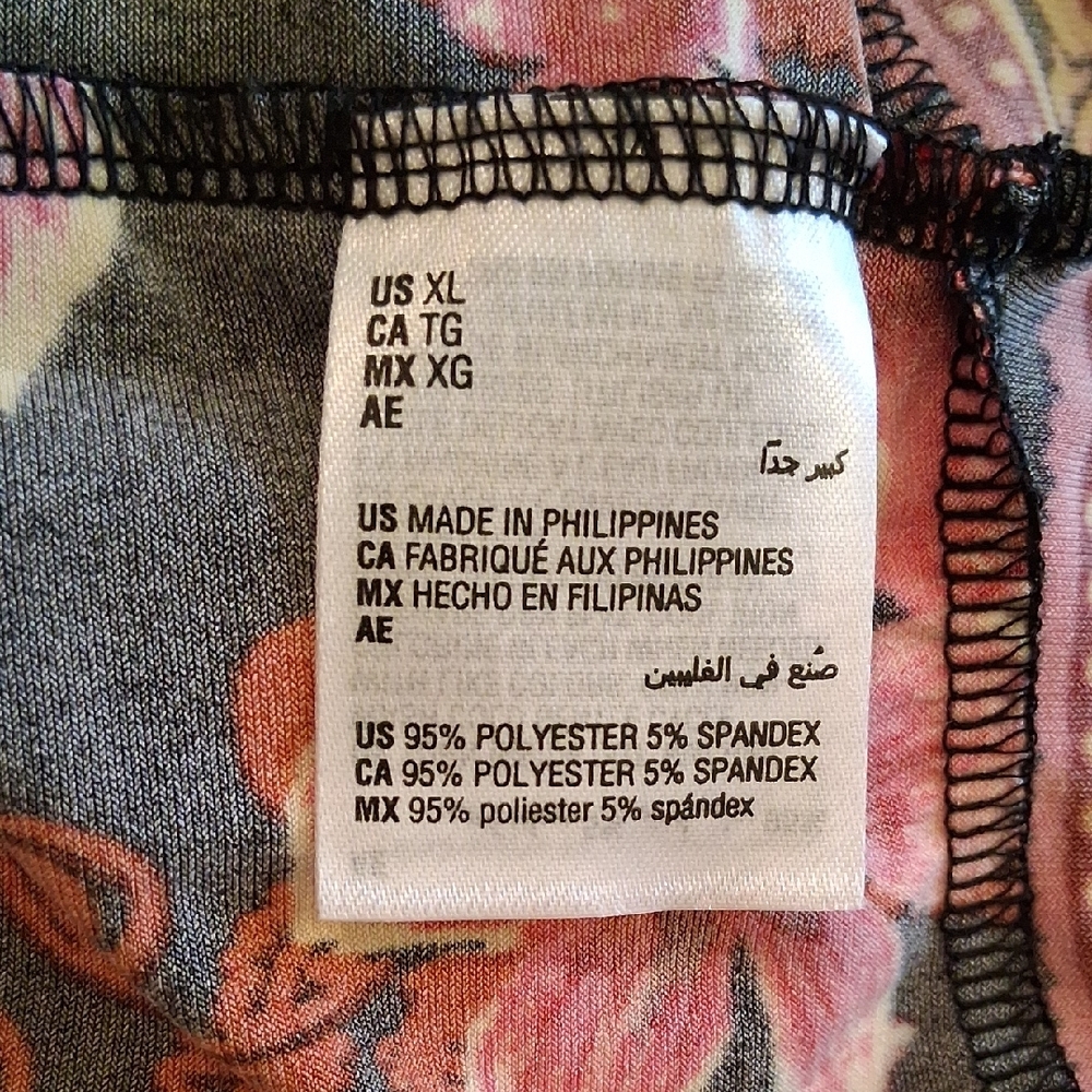 Black Blouse with Red and Pink Floral Design. NWOT Size XL - Picture 11 of 12